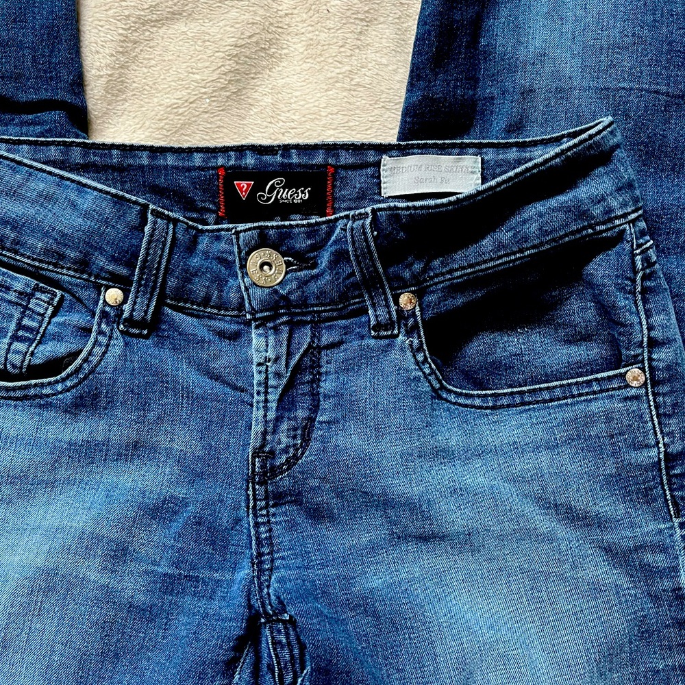 Guess - Medium wash denim
